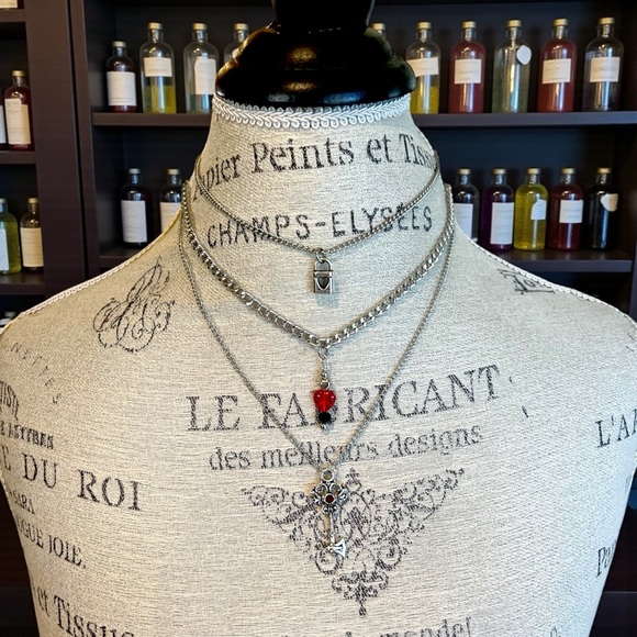 Layered Gothic Heart Lock and Key Pendant Necklace - Picture 4 of 16